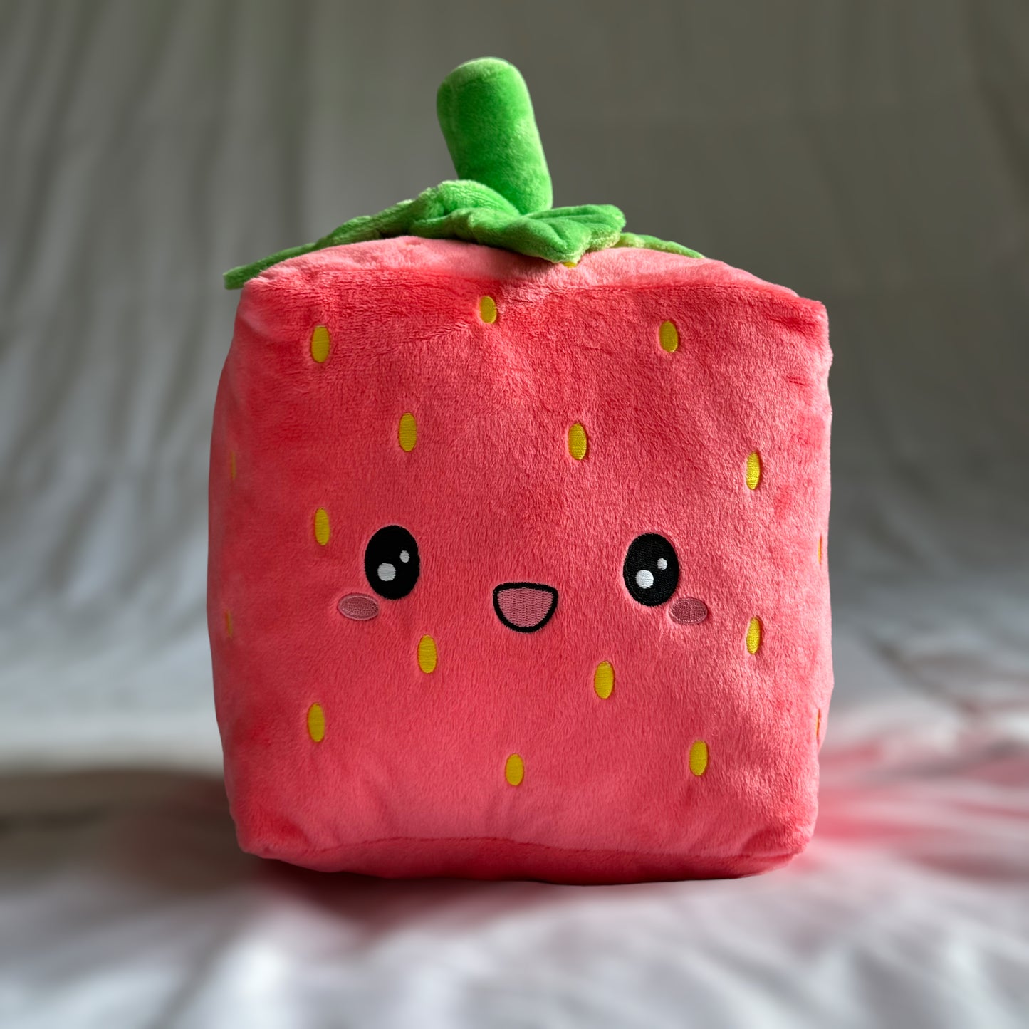 Strawberry Cube Plush - Ichigo