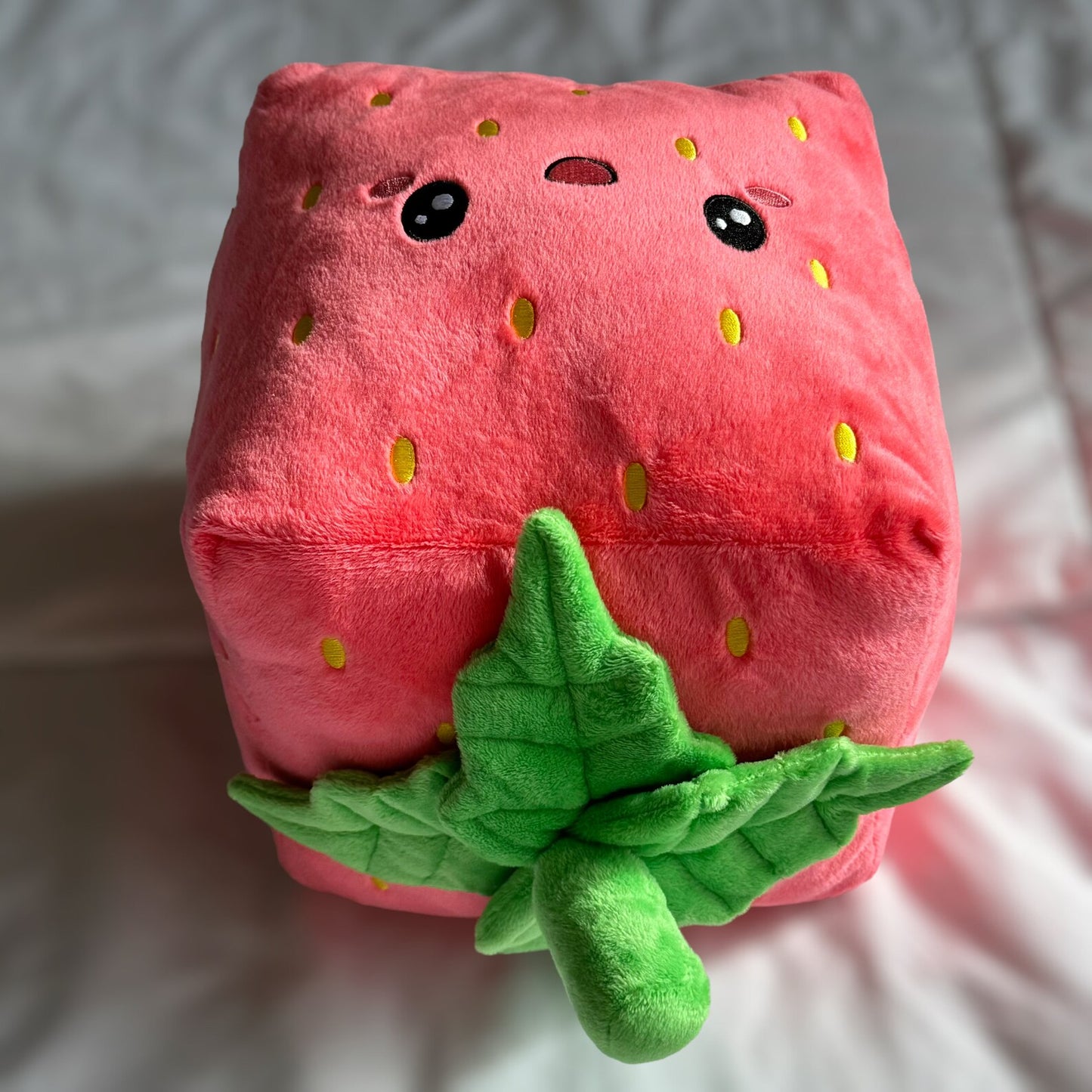 Strawberry Cube Plush - Ichigo
