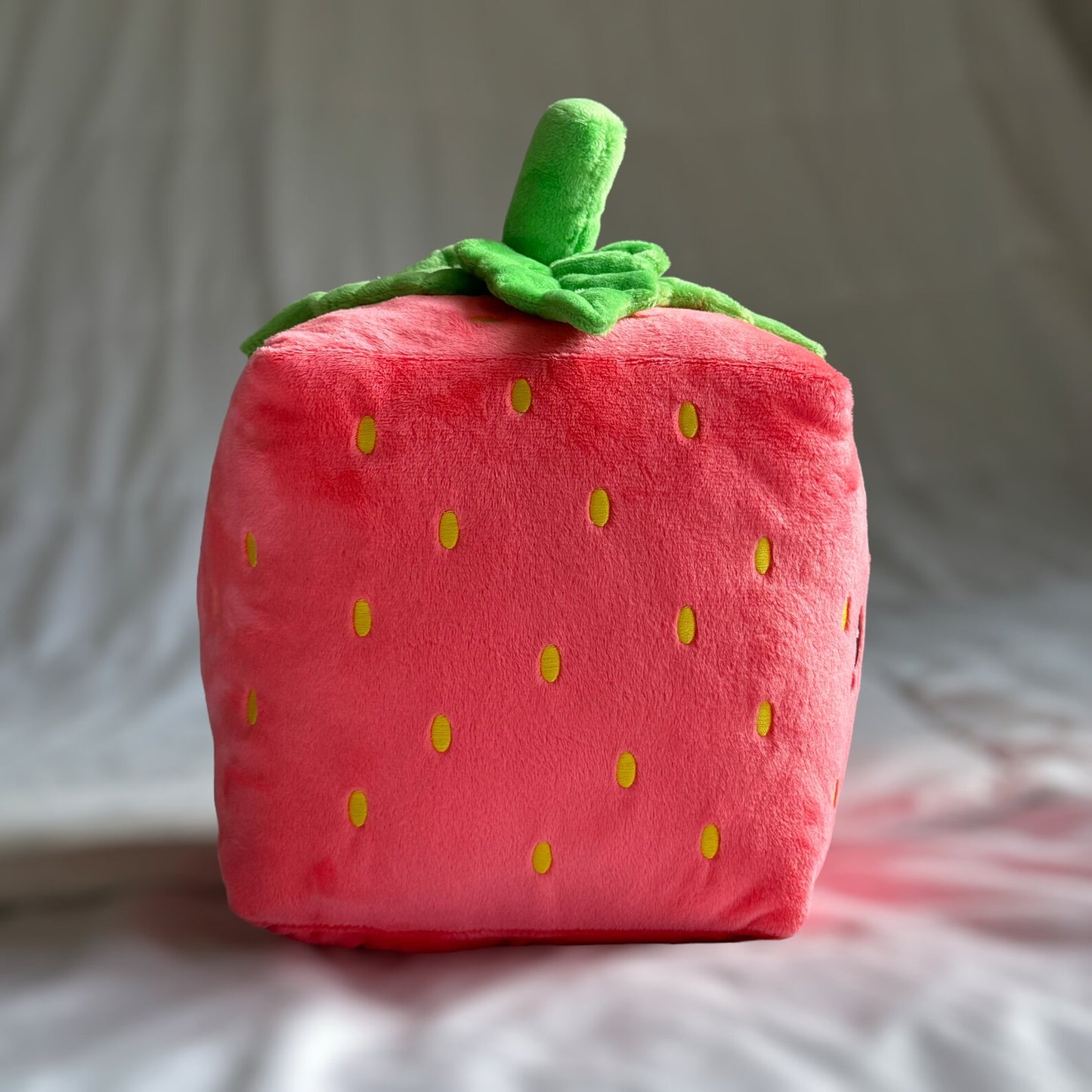 Strawberry Cube Plush - Ichigo