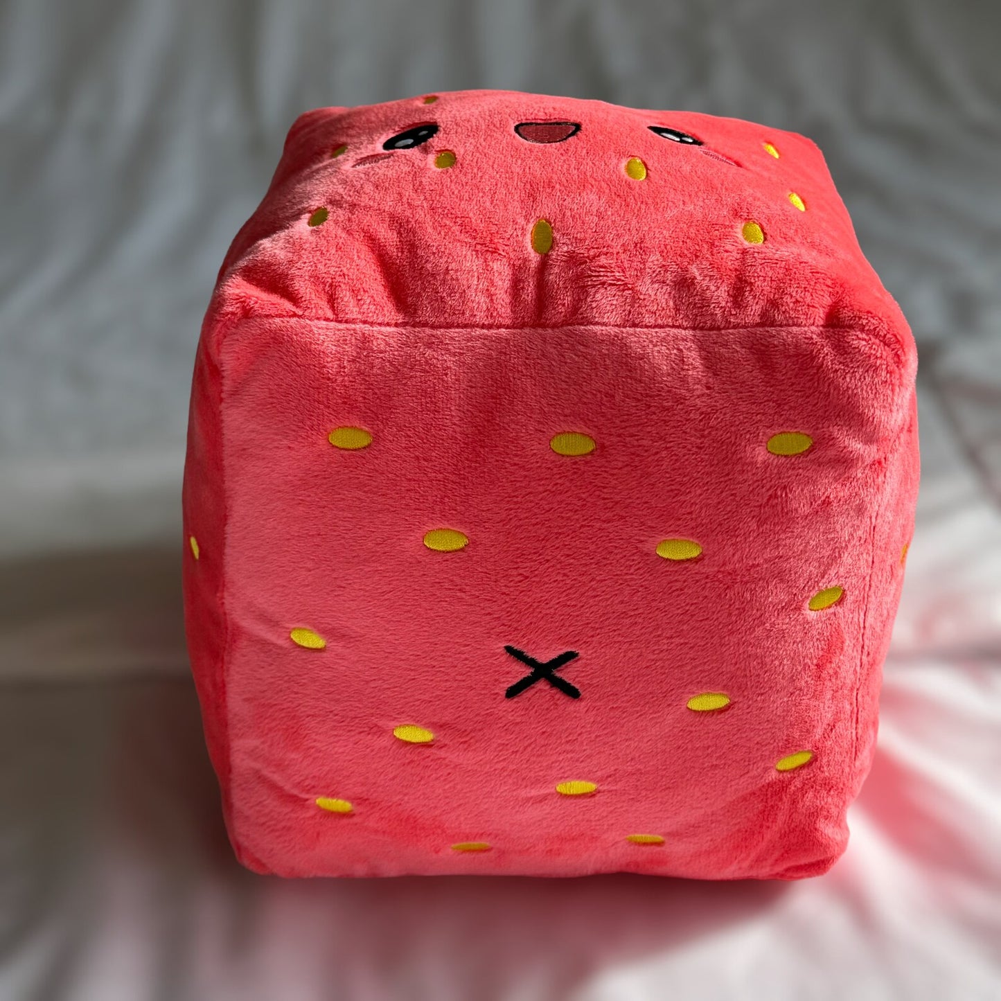 Strawberry Cube Plush - Ichigo
